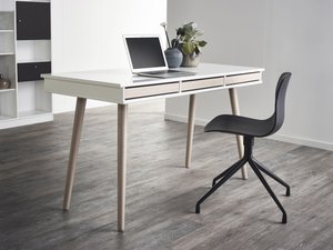 Hammel Furniture Schreibtisch "Mistral Bürotisch, Arbeitstisch, Tisch, Computertisch", Holzbeinen, B: 137,4 cm, Designmöbel