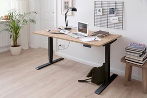 Höhenverstellbarer Schreibtisch "Homedesk", schwarz, Tischplatte 160 x 80 cm Wildeiche, elektrisch höhenverstellbar, Stehschreibtisch, Tischgestell