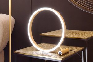 Dimmbare LED-Tischleuchte Q in Gold