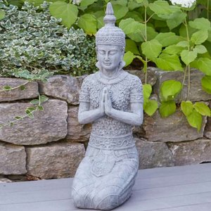 Kniende Buddha Gartenfigur aus Polystone in grau - Taggia