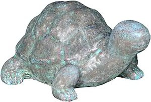 Gartenfigur Schildkröte in antik grün - winterfest - Estaro