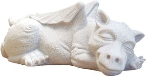 Schlafende Drachenfigur aus Steinguss zur Gartendekoration - Fuchur / Sand