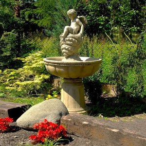 Garten Fontäne mit Amor Figur als Gartendekoration - Damiano / Calabria
