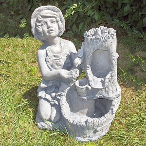 Dekorativer Gartenbrunnen aus Steinguss mit Pumpe - Mädchen füttert Vögel - Matilde / Antikia