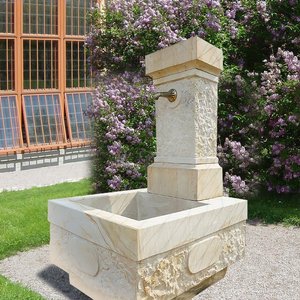 Stilvoller Gartenbrunnen aus Sandstein - Classico / 130x80x100cm